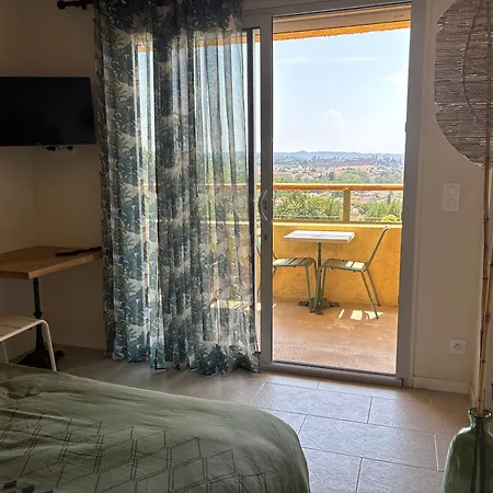 With Guest house Carcassonne